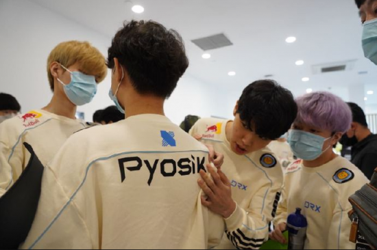 鸿蒙先锋服上线带来120帧MOBA游戏新体验